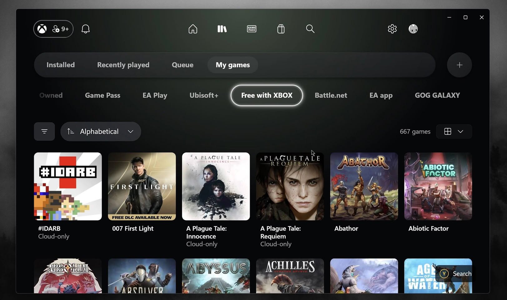 Captura de tela do novo aplicativo Xbox para PC no Windows mostrando grade de jogos com filtros e indicador Cloud-only em fundo escuro