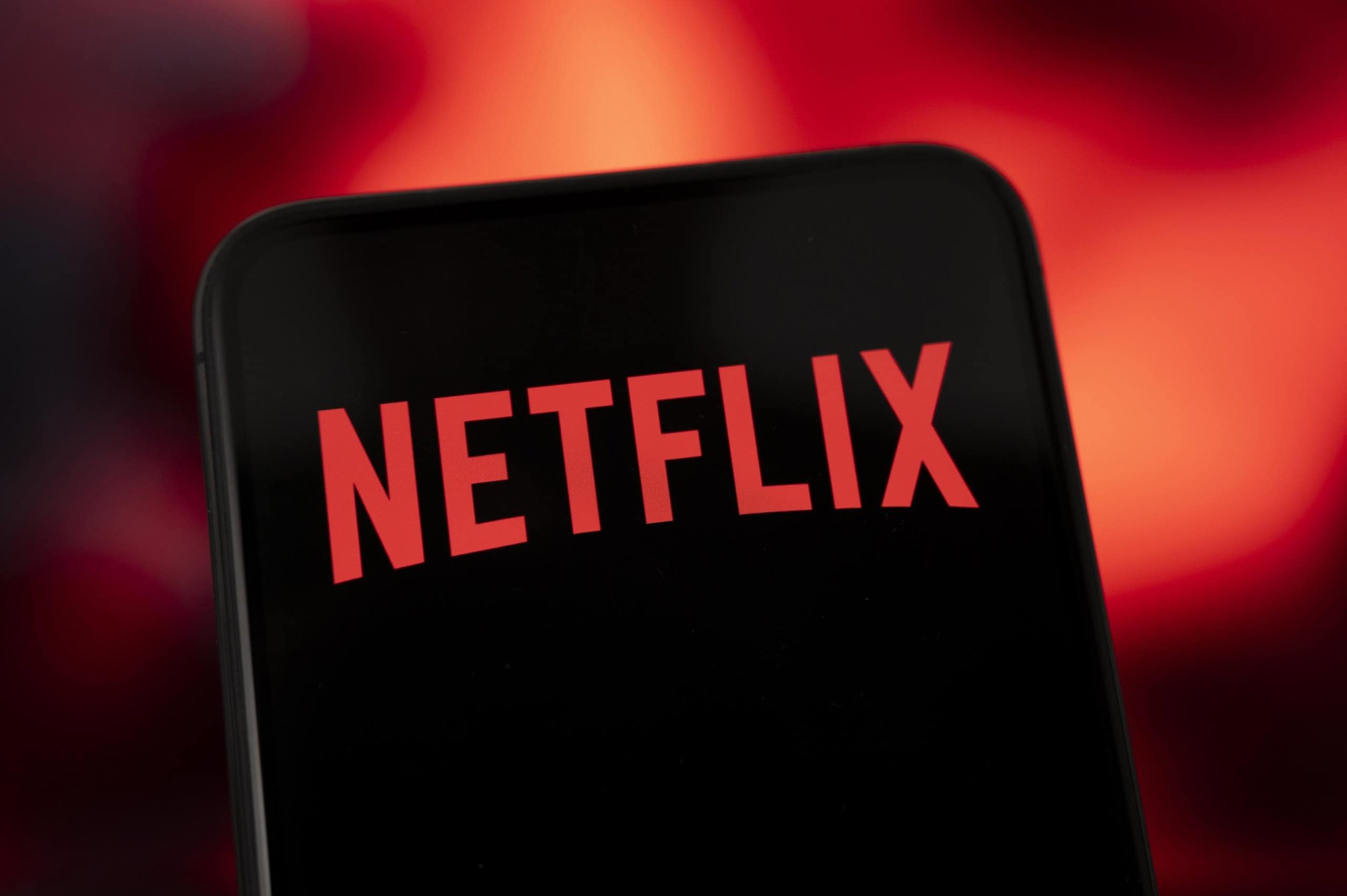 Logotipo da Netflix exibido em uma tela representando o serviço de streaming no Brasil